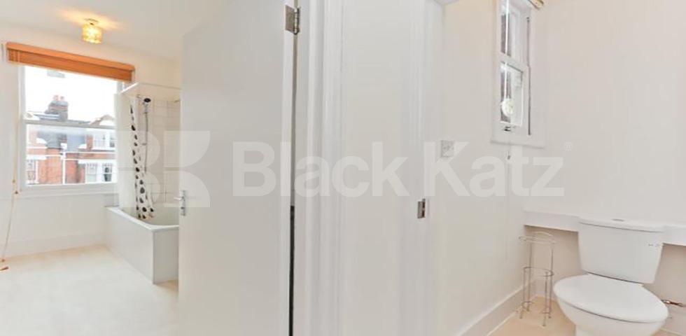 			SPACIOUS 1 BED APARTMENT, 1 Bedroom, 1 bath, 1 reception Apartment			 Whitehall Park , ARCHWAY N19